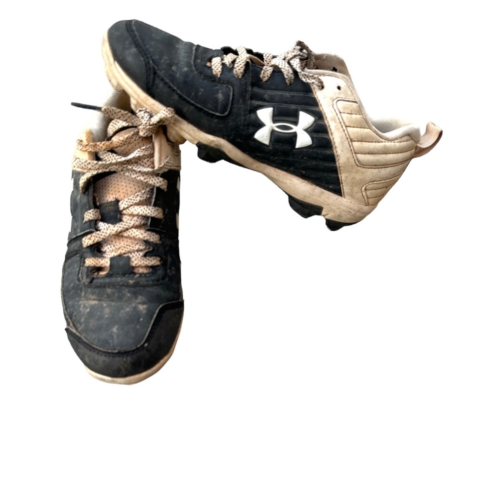 Under Armour Kids' Baseball Cleats size 4Y
